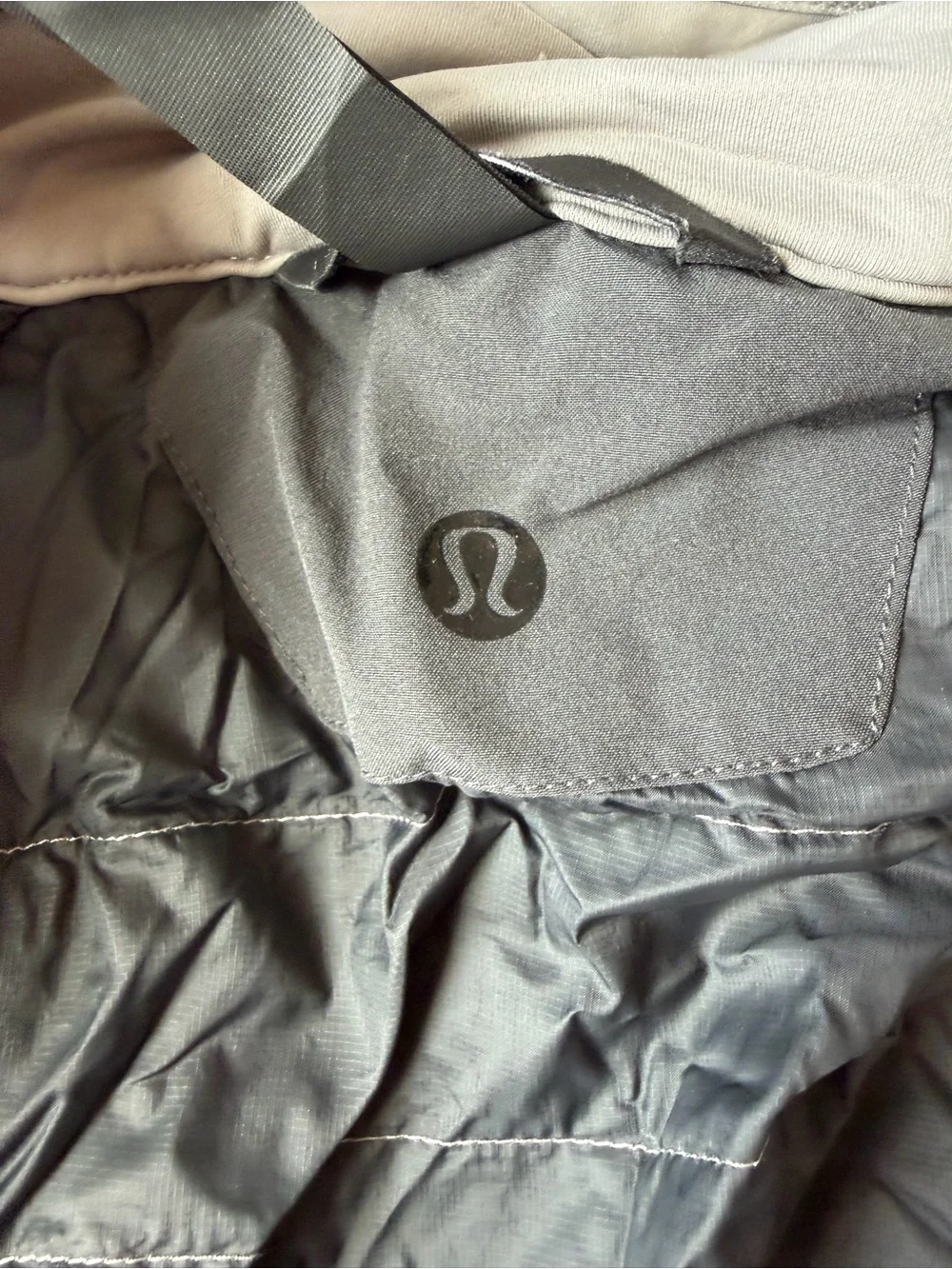 Lululemon Down For It All Vest Men's XXL Gray PrimaLoft Insulated